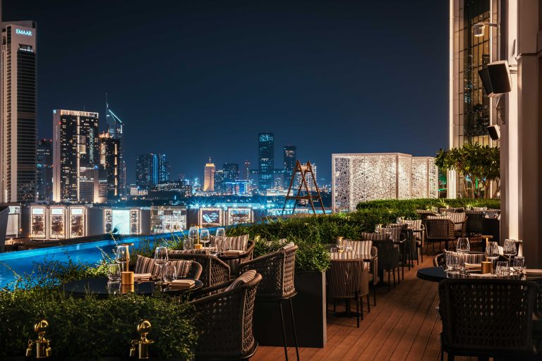 Tips To Choose the Best Outdoor Restaurants in Dubai